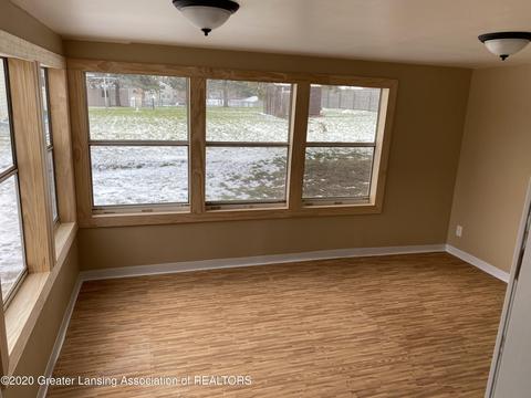 112 E Webb Dr, Dewitt, MI 48820 photo 17