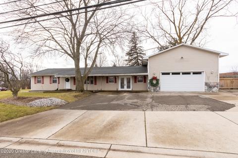 112 E Webb Dr, Dewitt, MI 48820 photo 1