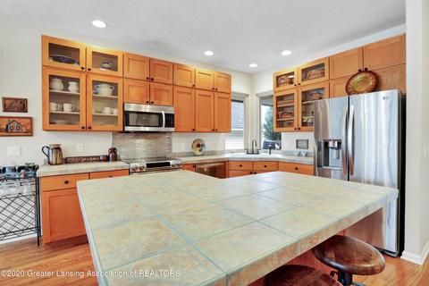 16837 Cedarbrook Dr, Haslett, MI 48840 photo 3