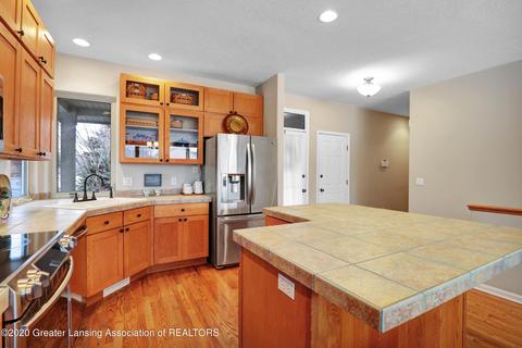 16837 Cedarbrook Dr, Haslett, MI 48840 photo 6