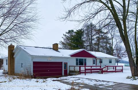 965 E Remus Rd, Mount Pleasant, MI 48858 photo 1