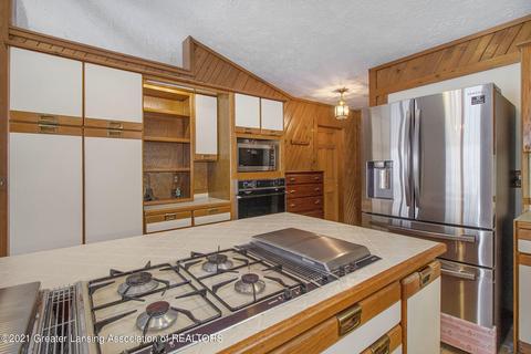 2464 Pine Tree Rd, Holt, MI 48842 photo 11