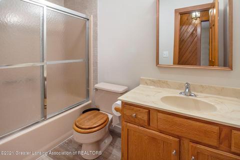 2464 Pine Tree Rd, Holt, MI 48842 photo 21
