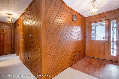 2464 Pine Tree Rd, Holt, MI 48842 photo 3