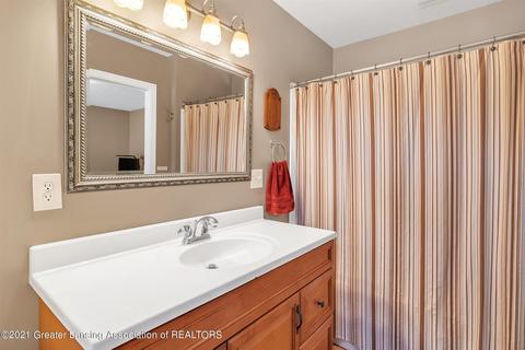 5446 Ann Dr, Bath, MI 48808 photo 19