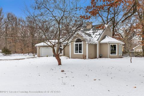5446 Ann Dr, Bath, MI 48808 photo 3