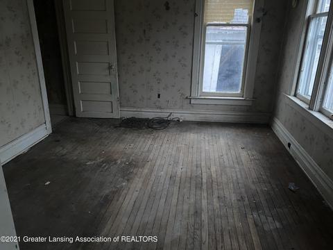 1439 Eureka St, Lansing, MI 48912 photo 12