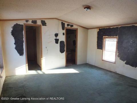 1237 Millbrook Rd, Blanchard, MI 49310 photo 7