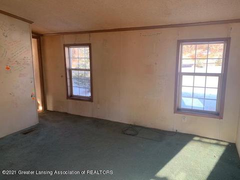 1237 Millbrook Rd, Blanchard, MI 49310 photo 11