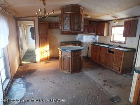 1237 Millbrook Rd, Blanchard, MI 49310 photo 8