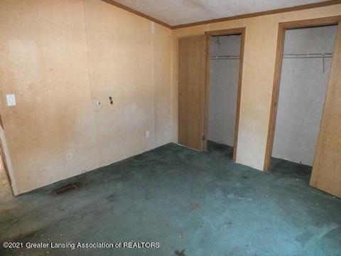1237 Millbrook Rd, Blanchard, MI 49310 photo 4