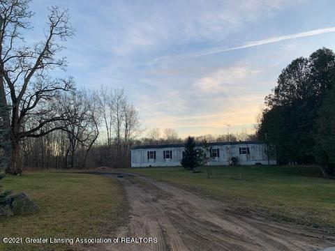 1237 Millbrook Rd, Blanchard, MI 49310 photo 9