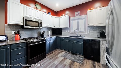 113 N Market St, Dewitt, MI 48820 photo 7