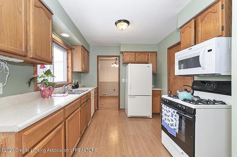 413 N Bridge St, Dewitt, MI 48820 photo 9