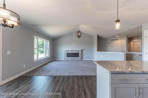 4137 Keepsake Ln, Lansing, MI 48906 photo 3