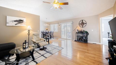 1237 Sumac Ln, Holt, MI 48842 photo 3