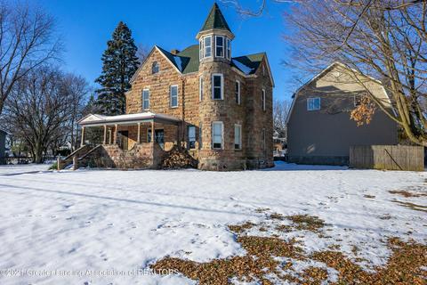 421 N Pine River St, Ithaca, MI 48847 photo 4