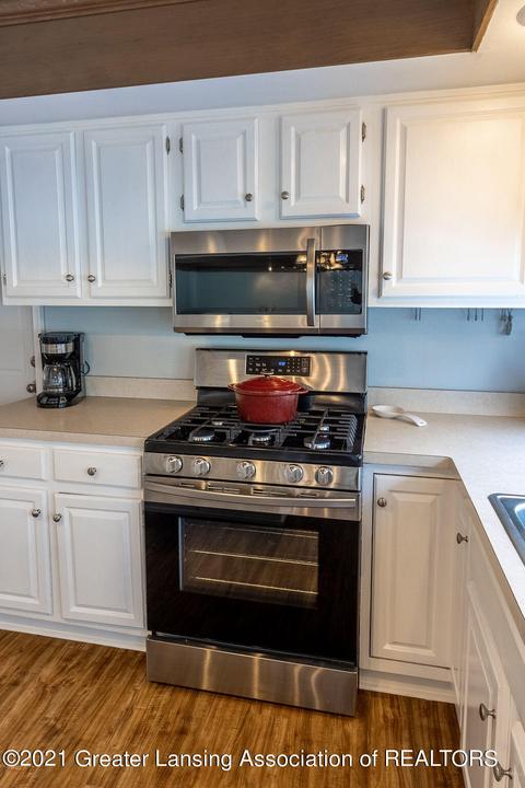 1210 Ascot Pl, Haslett, MI 48840 photo 10