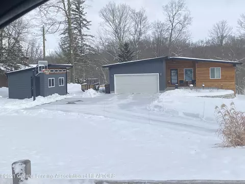 11510 Eden Trl, Eagle, MI 48822 photo 1