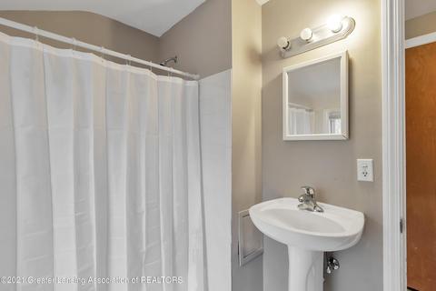 2115 Cooper Ave, Lansing, MI 48910 photo 26
