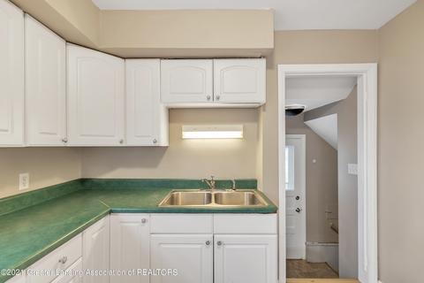 2115 Cooper Ave, Lansing, MI 48910 photo 17