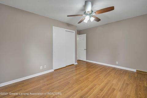 5832 Montebello Ave, Haslett, MI 48840 photo 17