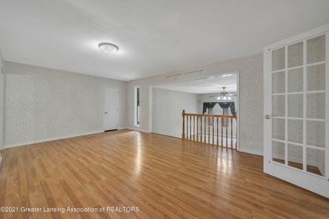 5832 Montebello Ave, Haslett, MI 48840 photo 5