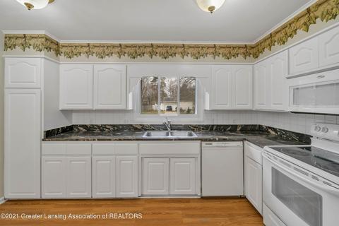 5832 Montebello Ave, Haslett, MI 48840 photo 9