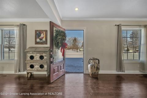 266 E St Charles Rd, Ithaca, MI 48847 photo 6