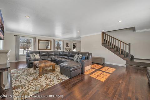266 E St Charles Rd, Ithaca, MI 48847 photo 9