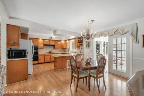 1306 Sandhill Dr, Dewitt, MI 48820 photo 14