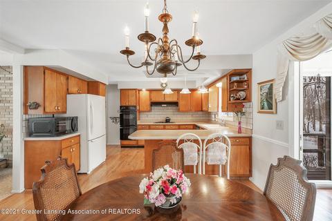 1306 Sandhill Dr, Dewitt, MI 48820 photo 15