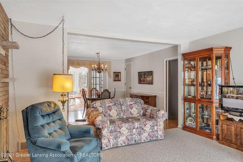 1306 Sandhill Dr, Dewitt, MI 48820 photo 9