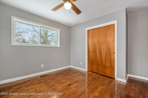122 E Syringa Dr, Lansing, MI 48910 photo 18