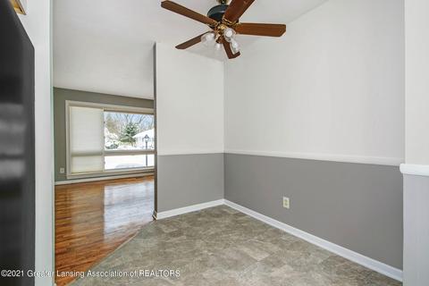 122 E Syringa Dr, Lansing, MI 48910 photo 10