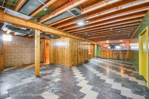 122 E Syringa Dr, Lansing, MI 48910 photo 9