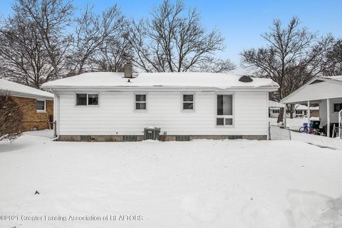 122 E Syringa Dr, Lansing, MI 48910 photo 3