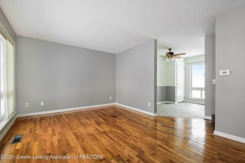 122 E Syringa Dr, Lansing, MI 48910 photo 16