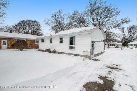 122 E Syringa Dr, Lansing, MI 48910 photo 4