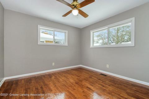 122 E Syringa Dr, Lansing, MI 48910 photo 19