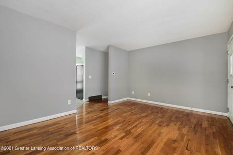 122 E Syringa Dr, Lansing, MI 48910 photo 15