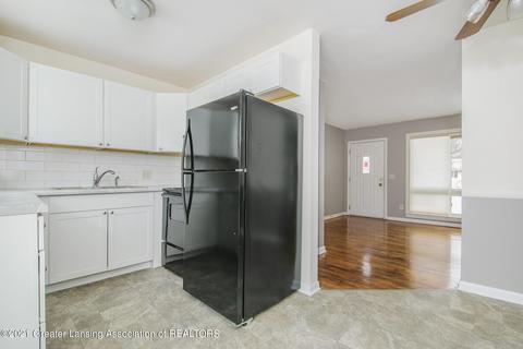 122 E Syringa Dr, Lansing, MI 48910 photo 11