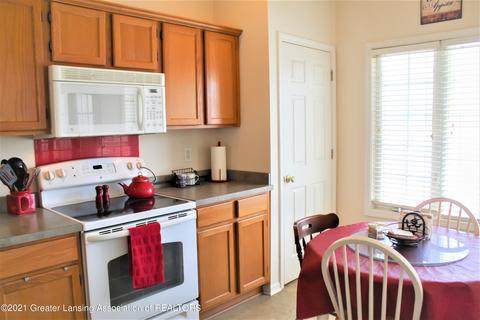 2575 Limerick Cir, Holt, MI 48842 photo 11