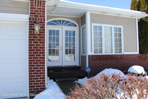 2575 Limerick Cir, Holt, MI 48842 photo 3