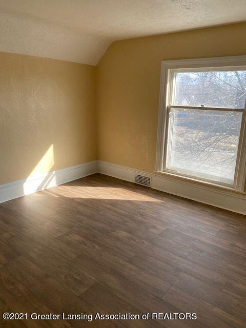 915 E Csar E Chvez Ave, Lansing, MI 48906 photo 8