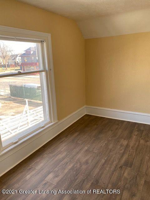 915 E Csar E Chvez Ave, Lansing, MI 48906 photo 9
