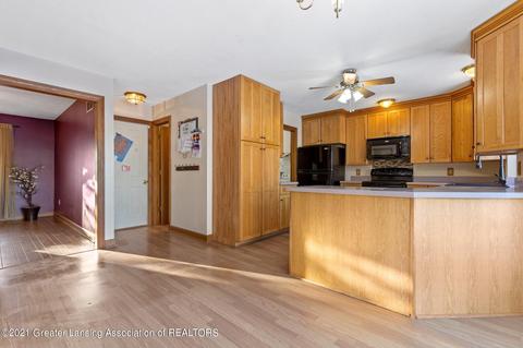 1314 Wolf Run, Lansing, MI 48917 photo 9