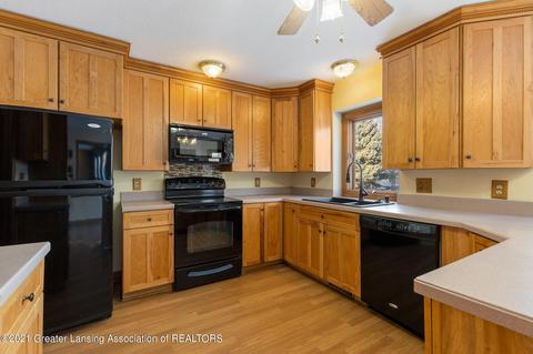 1314 Wolf Run, Lansing, MI 48917 photo 11