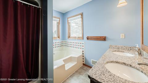 3391 Hollow Spring Dr, Dewitt, MI 48820 photo 13