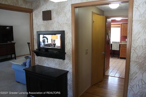 92 E Newman Rd, Williamston, MI 48895 photo 3